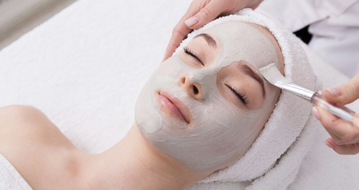 FACIALS&Waxing